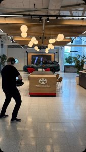 Uudistetun myymälämme kuvaukset käynnissä @digiliekki n kanssa
